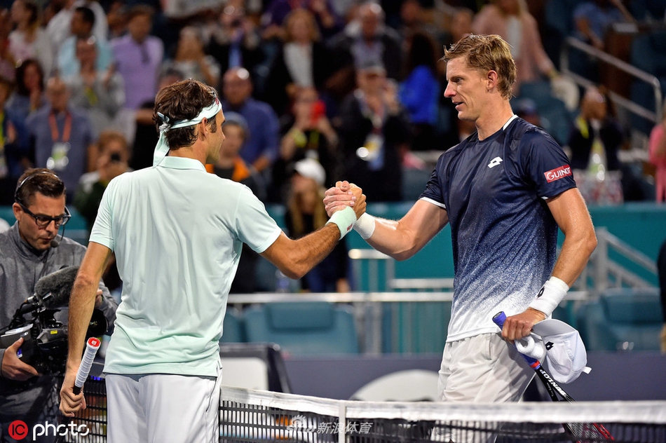 好玩的手机网游-费德勒意外战胜加拿大队，重要助攻引爆全场！全场沸腾不已(央视致敬费德勒)