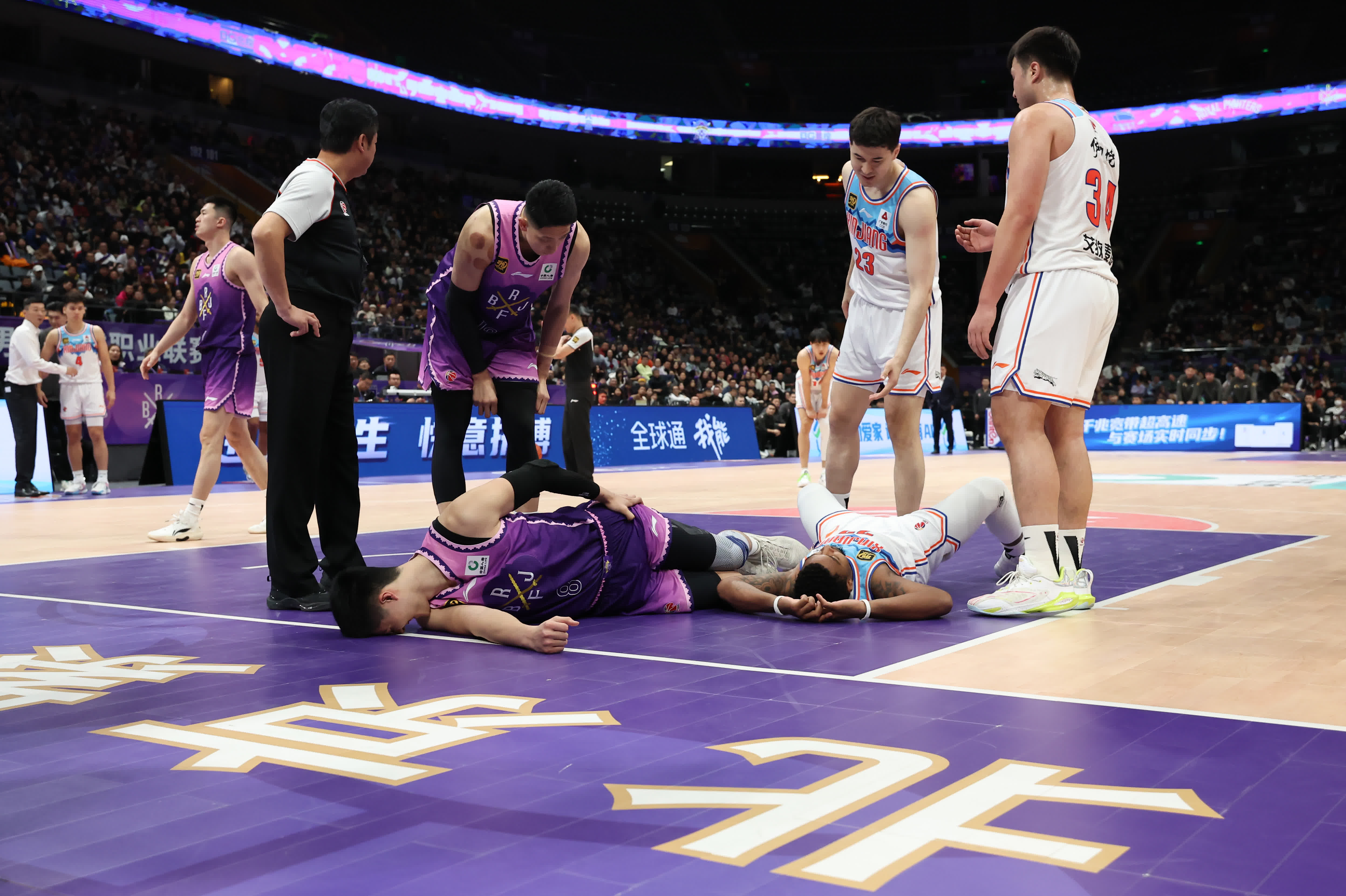 手机网游-关于今晚体能课后，曼城外线爆发备战CBA常规赛，引发热议，赛季目标并未改变的信息